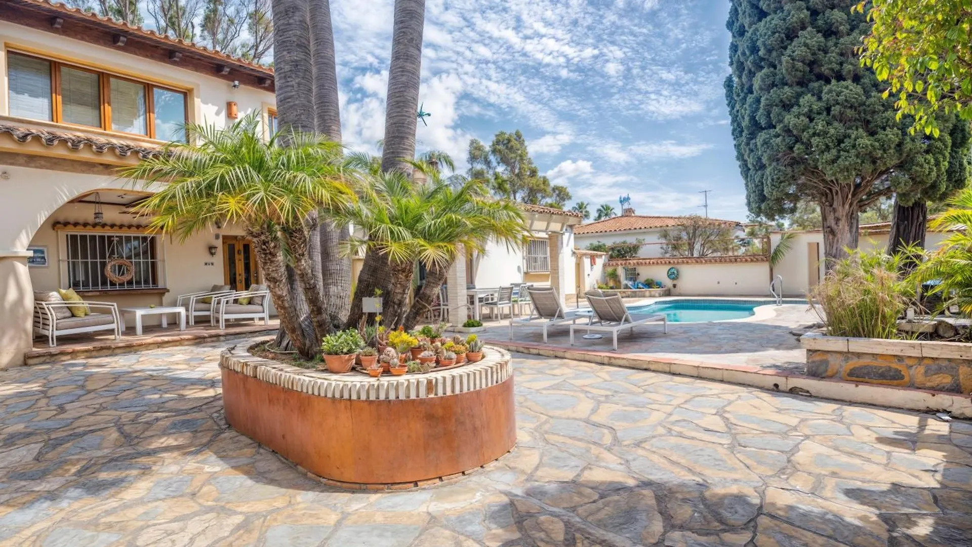 Villa Luna- Pool With Jacuzzi By The Beach Estepona