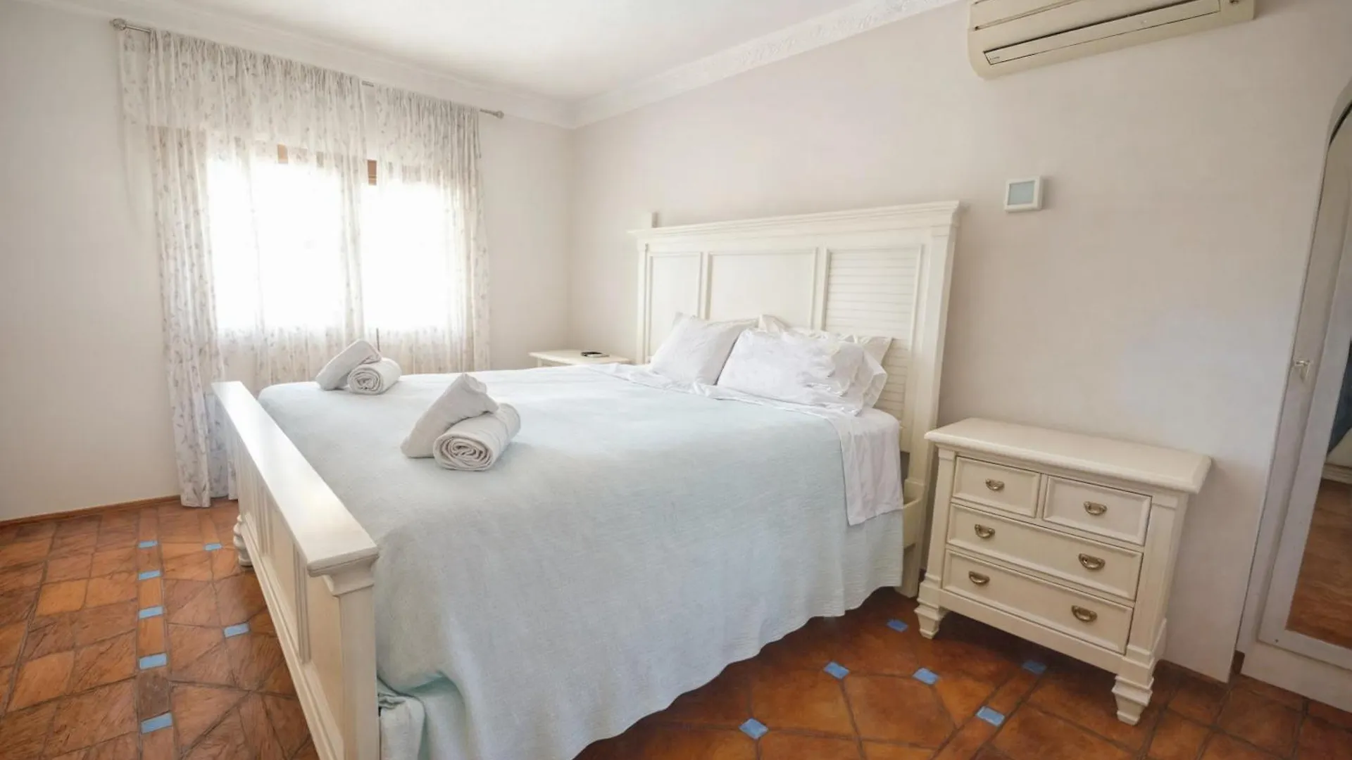 Villa Luna- Pool With Jacuzzi By The Beach Estepona İspanya