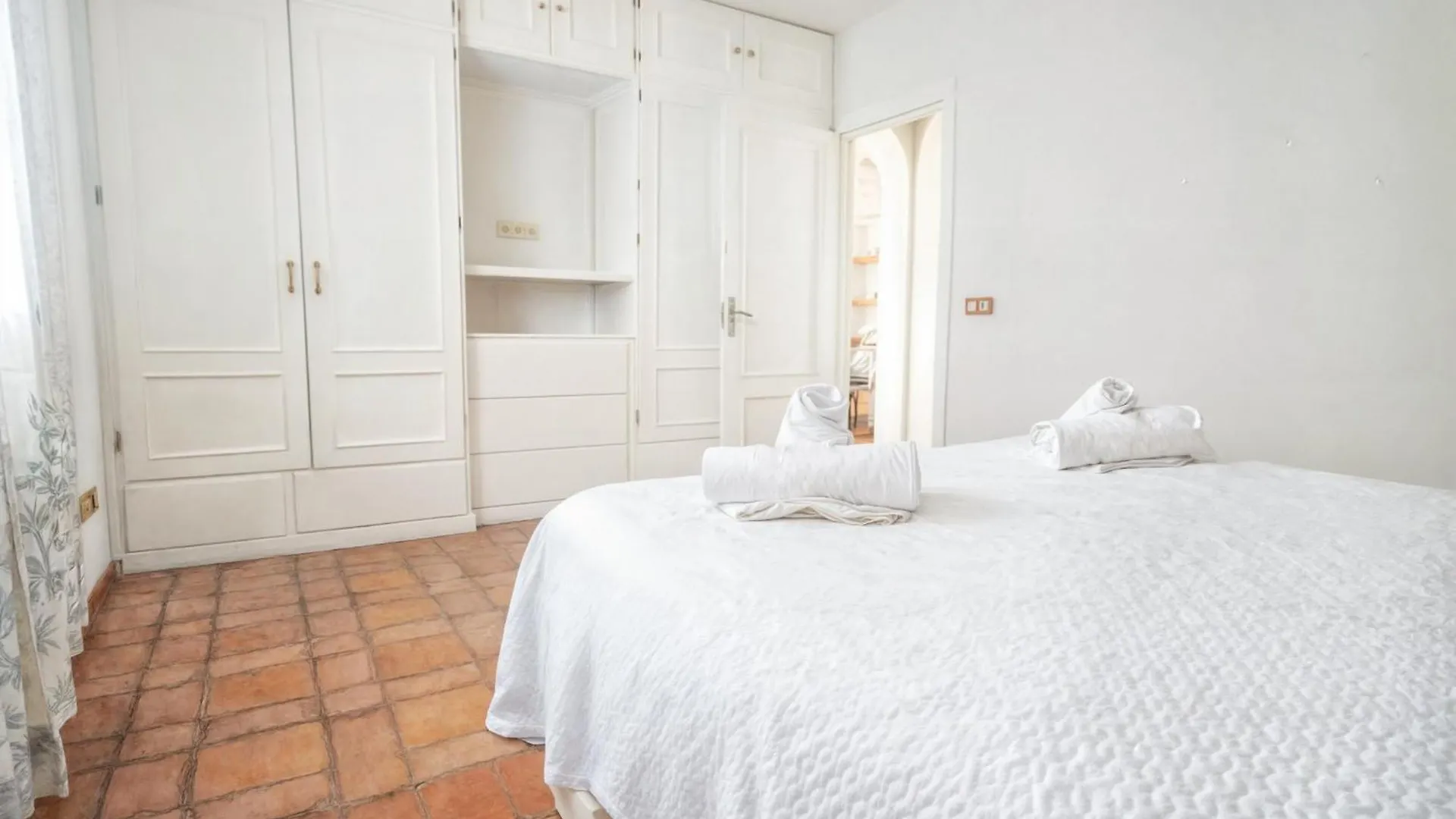 Villa Luna- Pool With Jacuzzi By The Beach Estepona