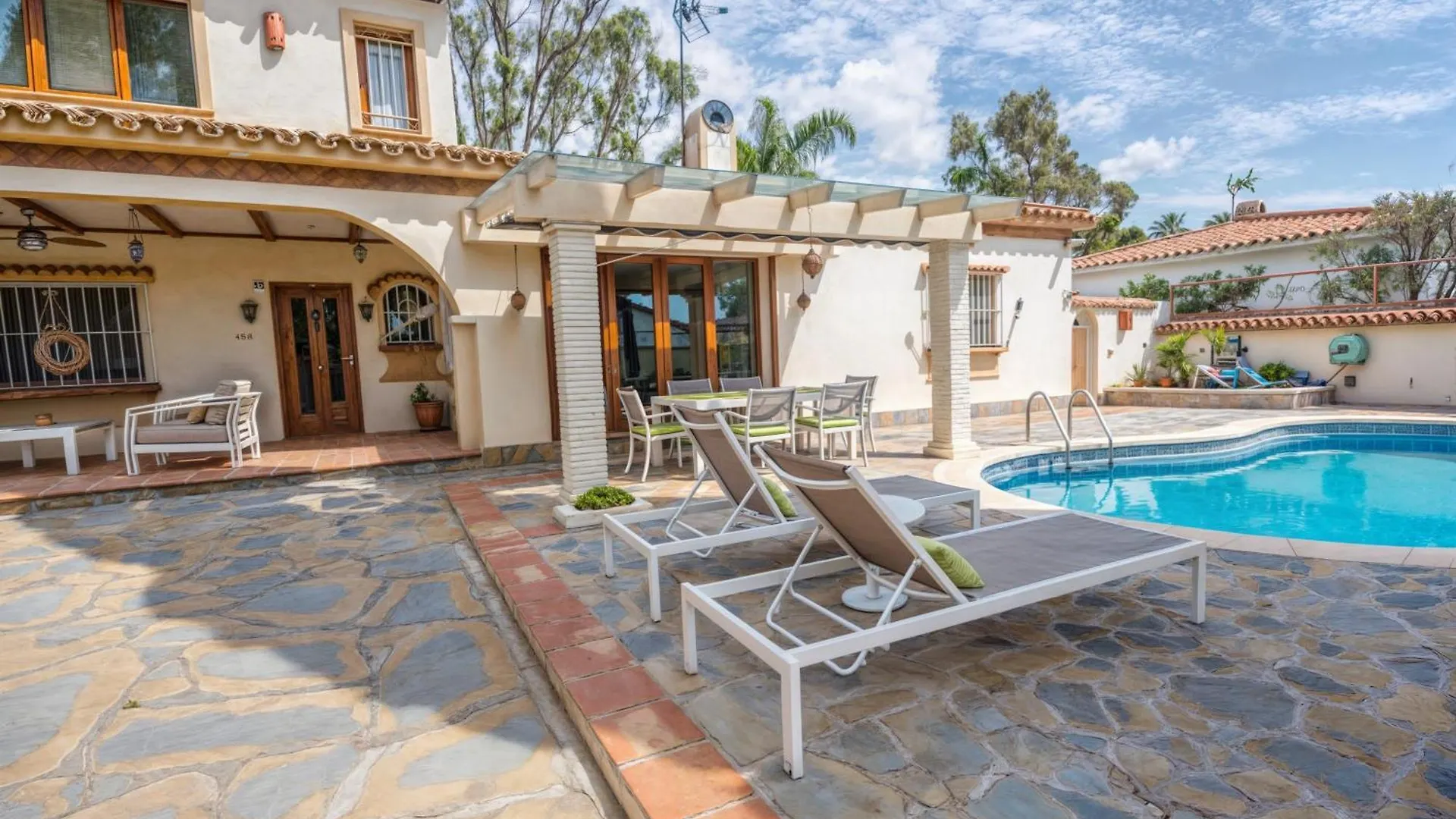 Villa Luna- Pool With Jacuzzi By The Beach Estepona 0*,  Spain