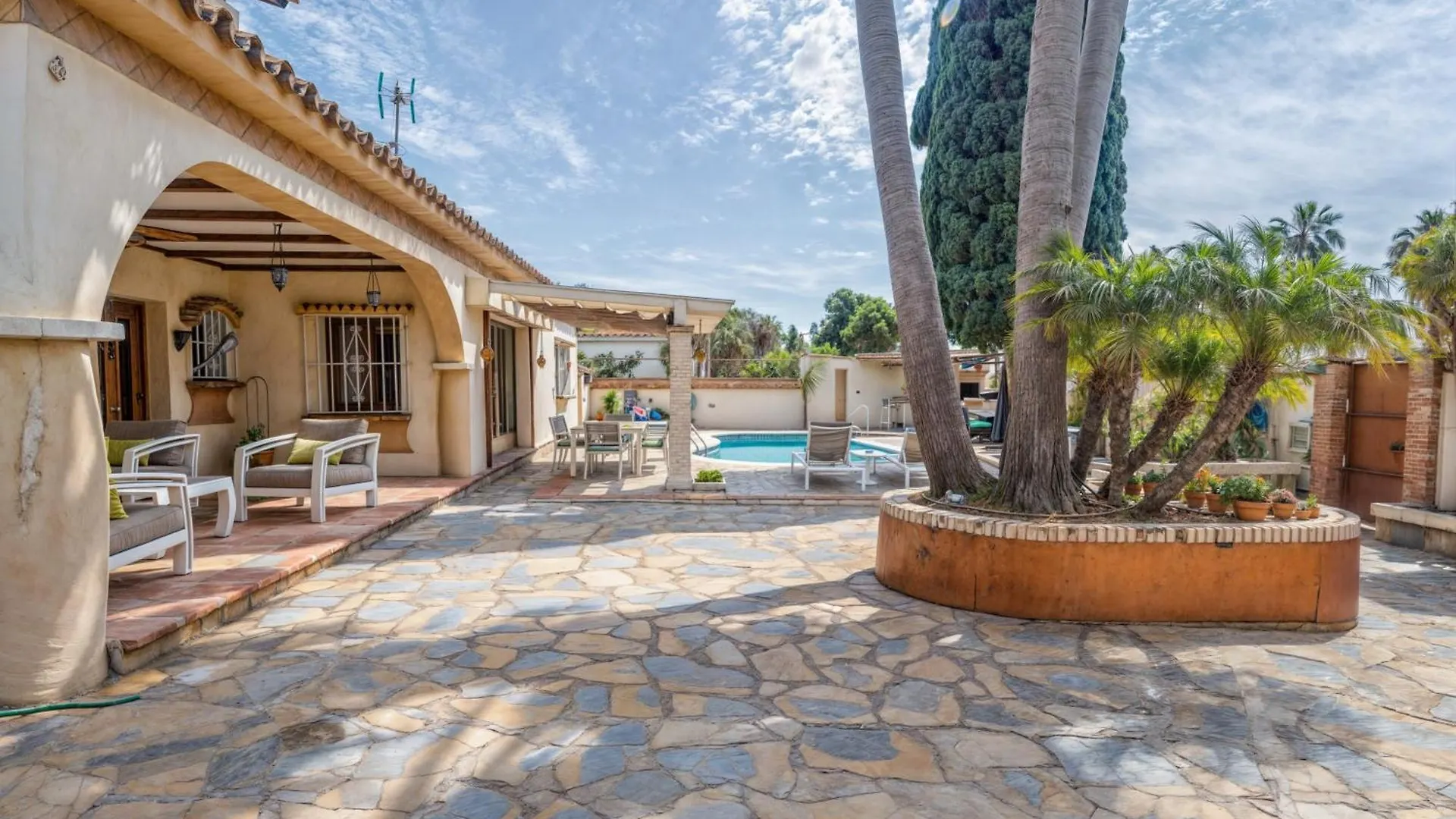 Villa Luna- Pool With Jacuzzi By The Beach Estepona Spain