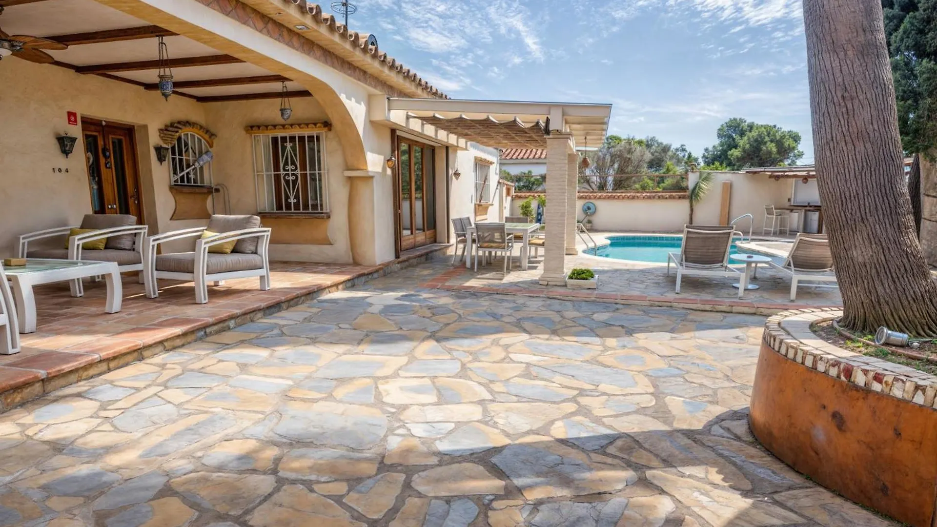 Villa Luna- Pool With Jacuzzi By The Beach Estepona