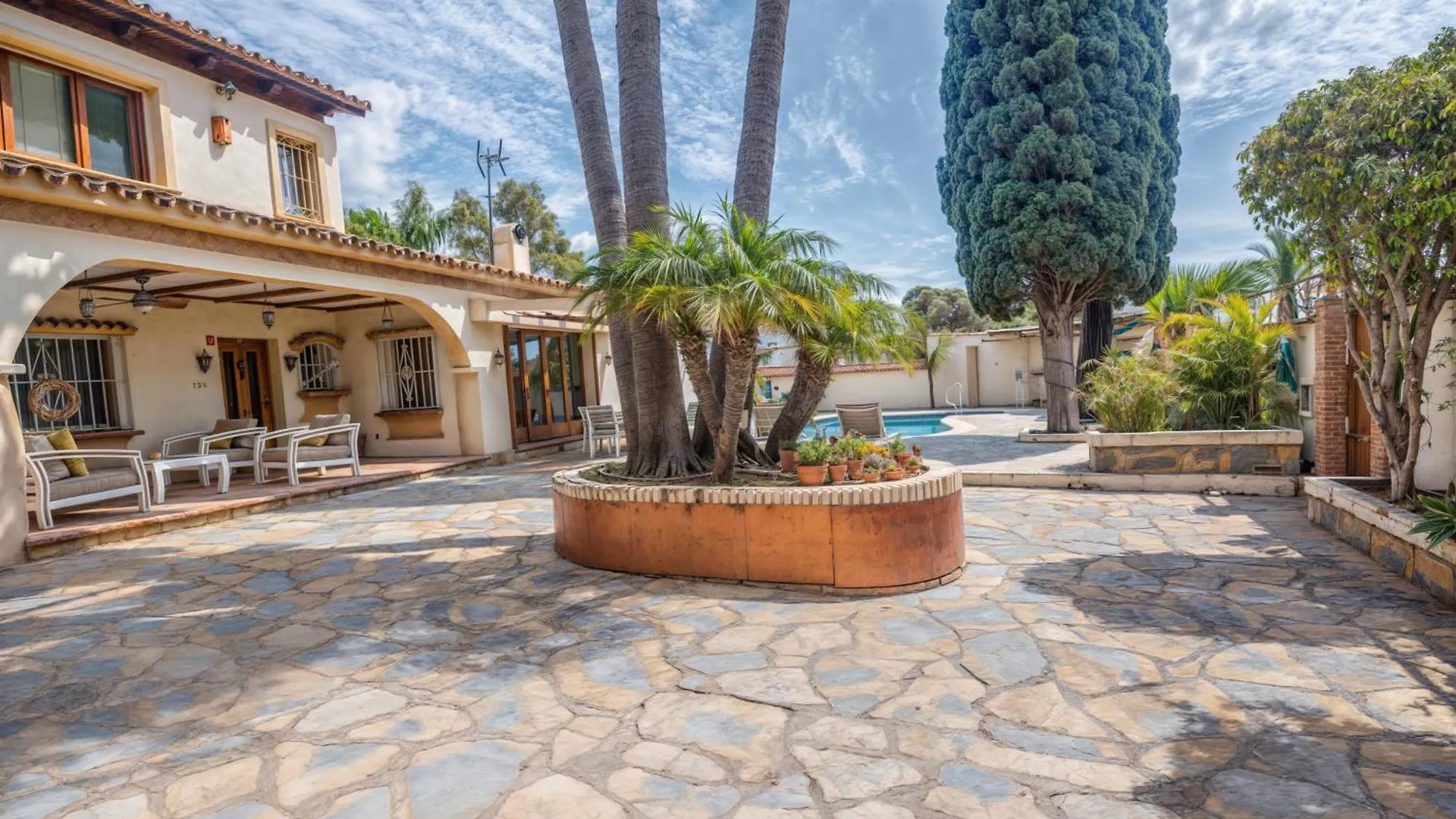 Villa Luna- Pool With Jacuzzi By The Beach Estepona