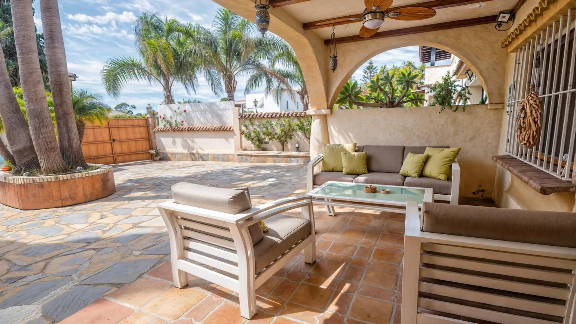 Villa Luna- Pool With Jacuzzi By The Beach Estepona Spain