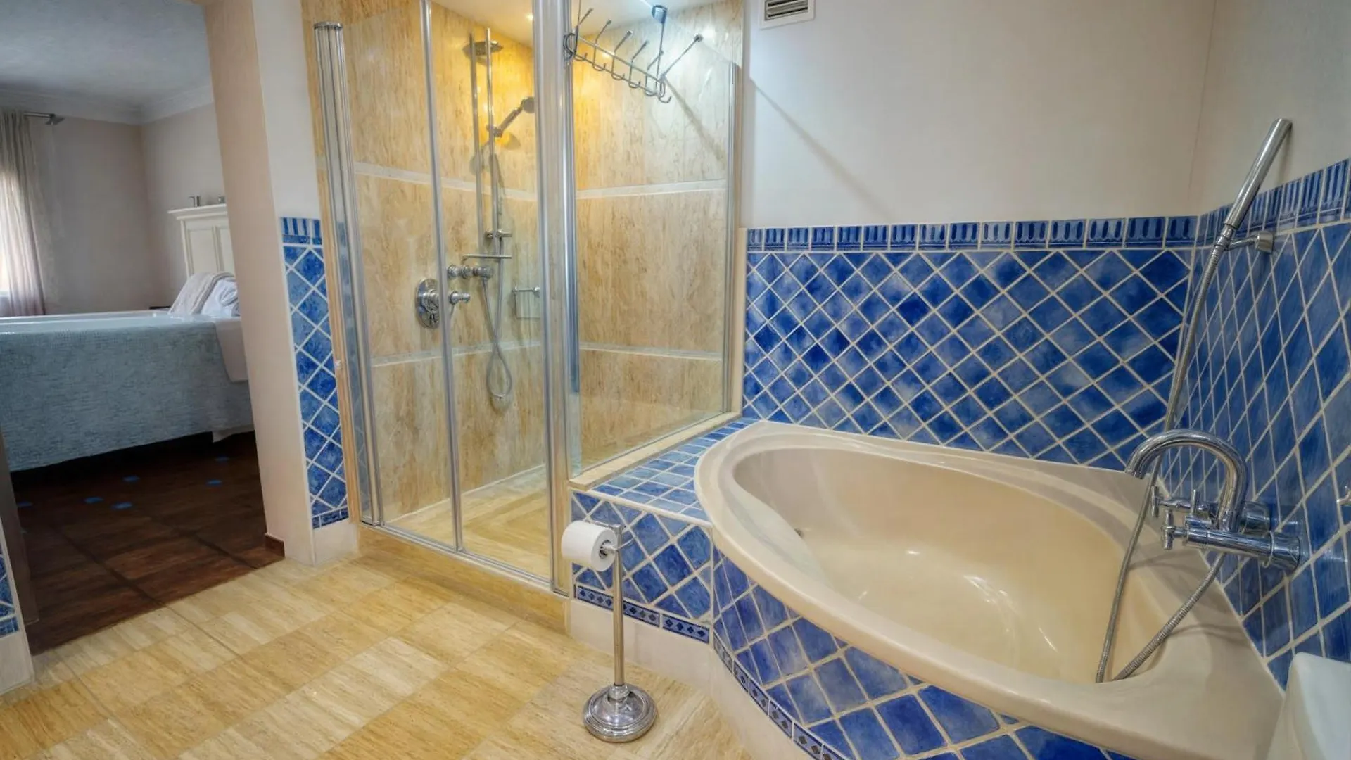 Villa Luna- Pool With Jacuzzi By The Beach Estepona