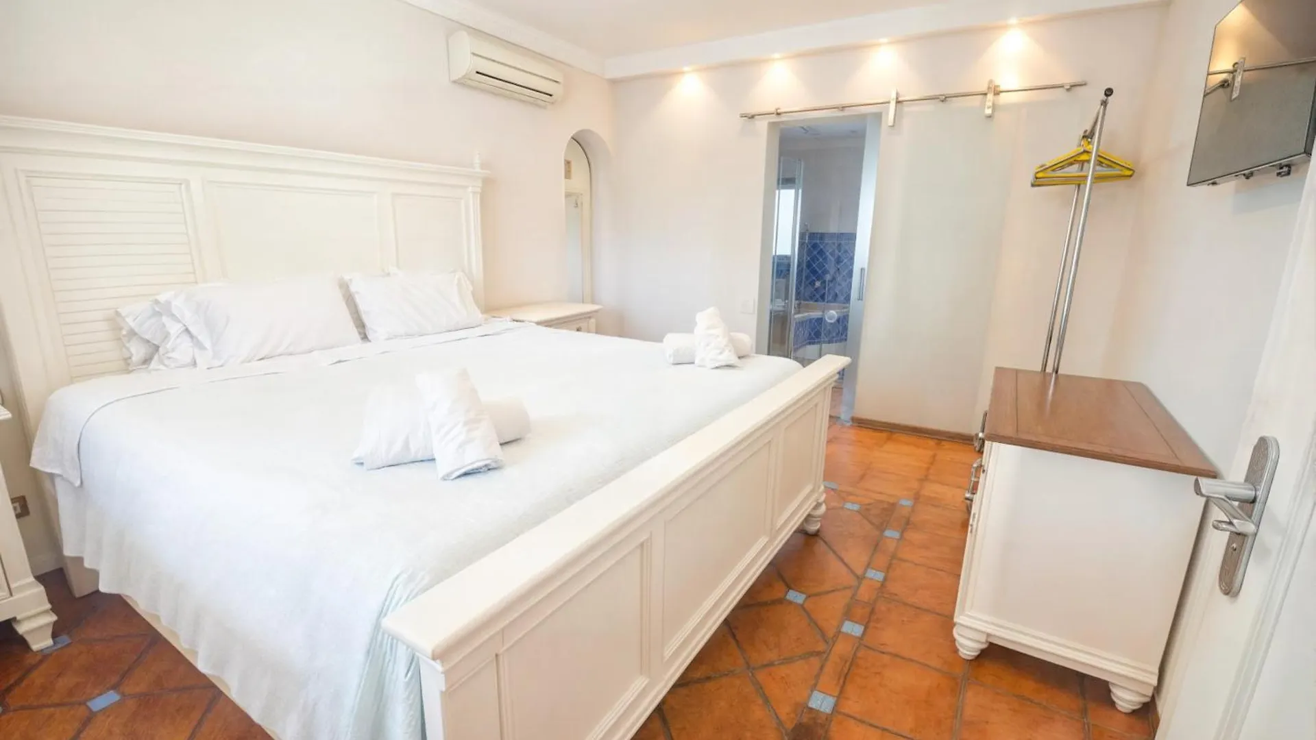 Villa Luna- Pool With Jacuzzi By The Beach Estepona