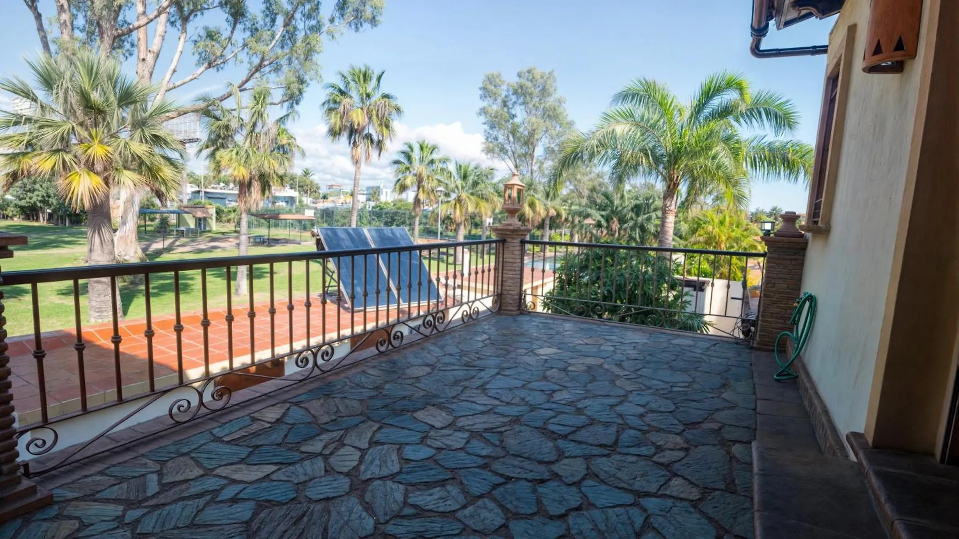 Villa Luna- Pool With Jacuzzi By The Beach Estepona